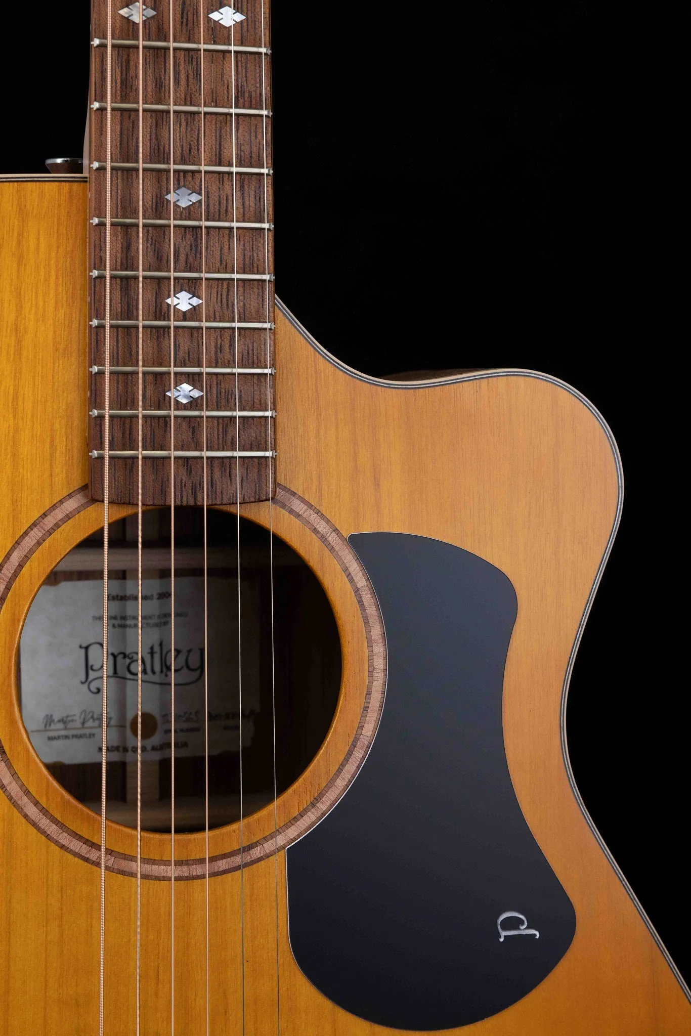 Premier OM Cutaway Model Maple B/S Fig Top SCE